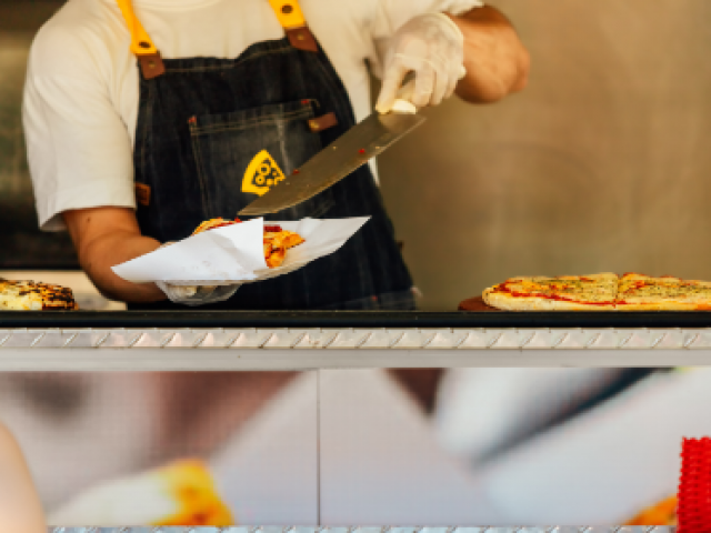 Bienvenue sur le site de votre food-truck Pizza Pof